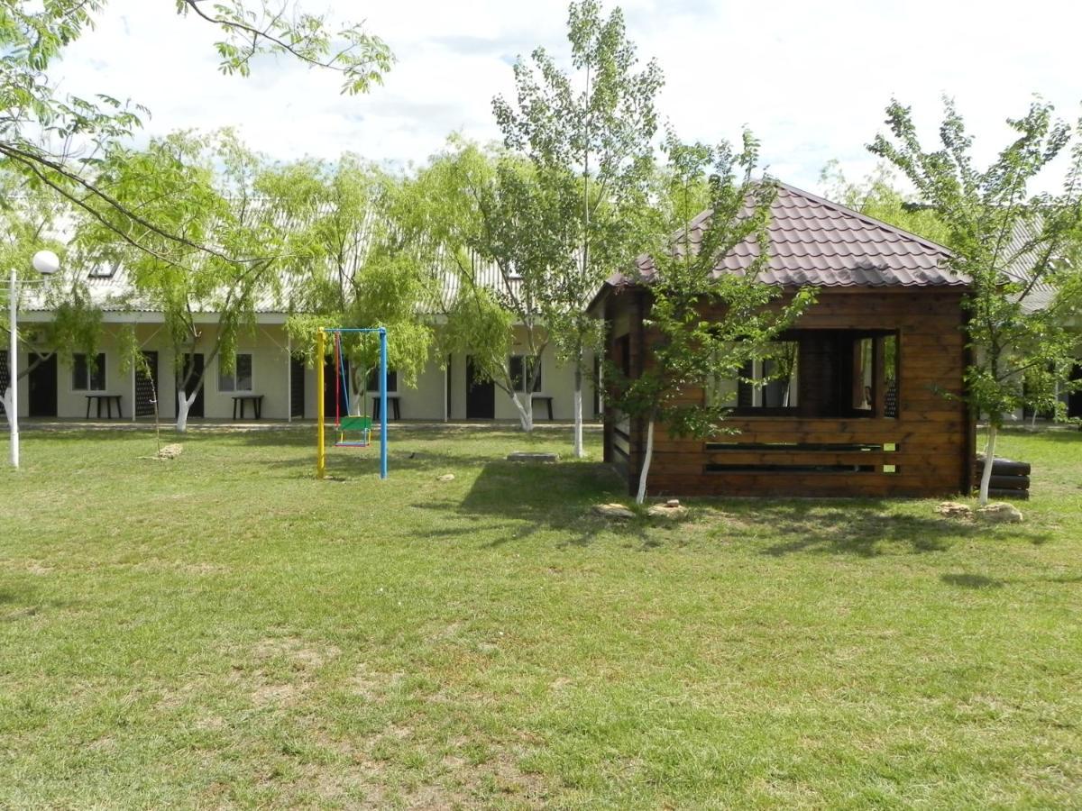 База Відпочинку "Сонячна" Primorskoye Extérieur photo