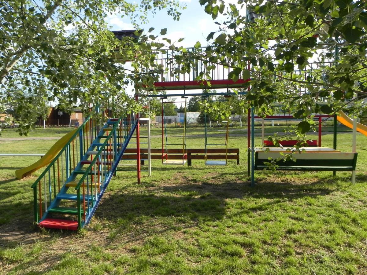 База Відпочинку "Сонячна" Primorskoye Extérieur photo