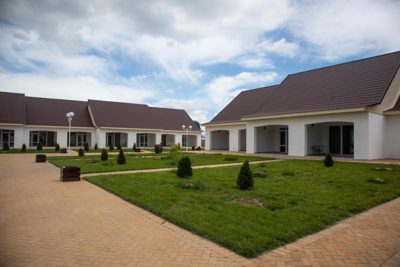 База Відпочинку "Сонячна" Primorskoye Extérieur photo