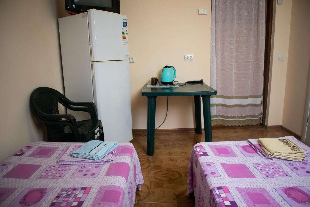 База Відпочинку "Сонячна" Primorskoye Extérieur photo