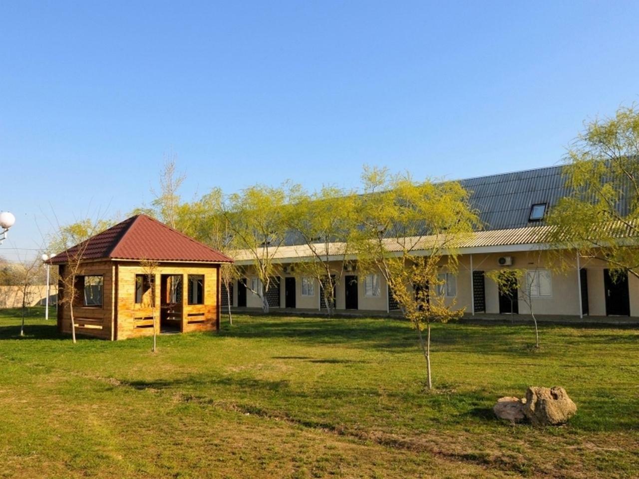 База Відпочинку "Сонячна" Primorskoye Extérieur photo
