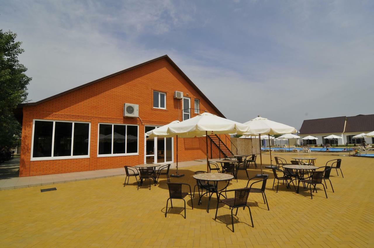 База Відпочинку "Сонячна" Primorskoye Extérieur photo